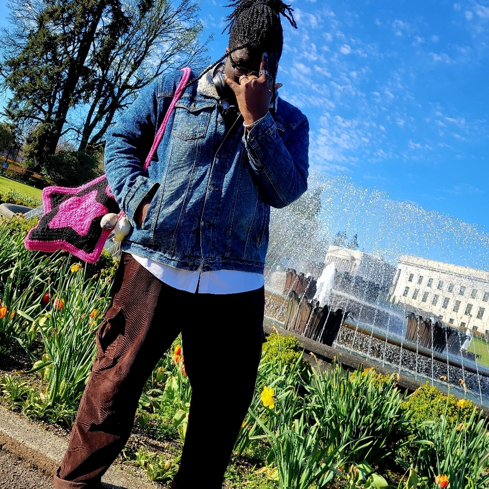 Meet your Posher, Renell